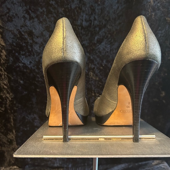 Coach - beautiful, classy and elegant heels - Picture 8 of 16